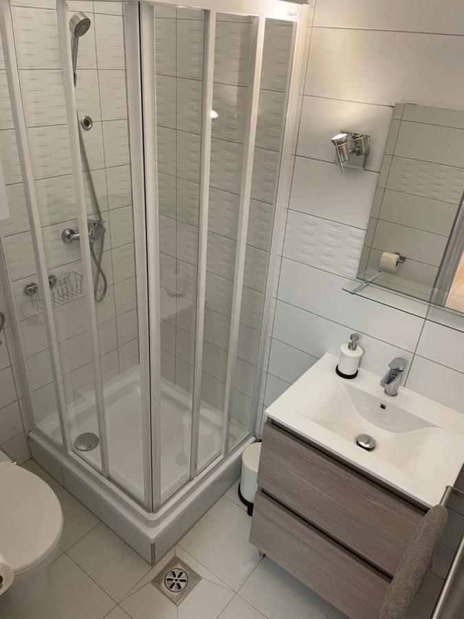 Pingvin Cukraszda Apartman Felso Szint Balatonmariafurdo Luaran gambar