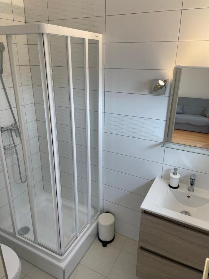 Pingvin Cukraszda Apartman Felso Szint Balatonmariafurdo Luaran gambar