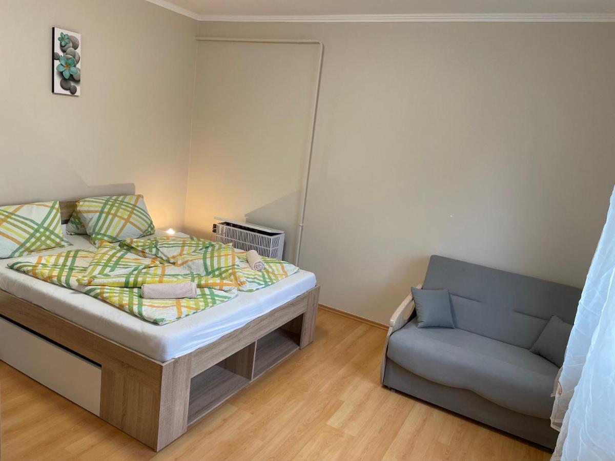Pingvin Cukraszda Apartman Felso Szint Balatonmariafurdo Luaran gambar