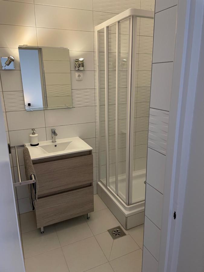 Pingvin Cukraszda Apartman Felso Szint Balatonmariafurdo Luaran gambar
