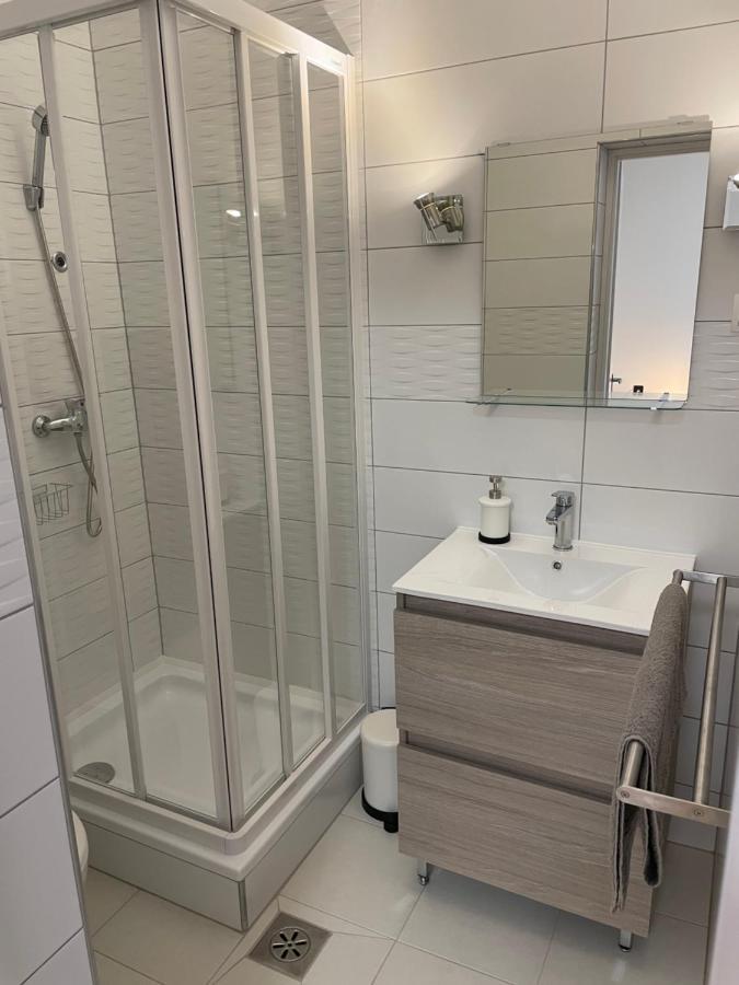 Pingvin Cukraszda Apartman Felso Szint Balatonmariafurdo Luaran gambar