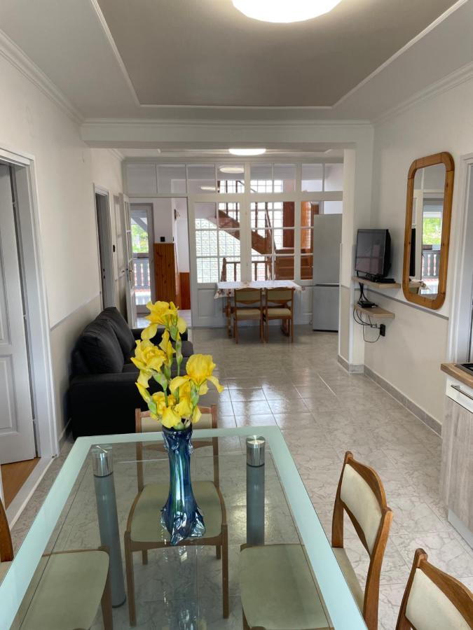 Pingvin Cukraszda Apartman Felso Szint Balatonmariafurdo Luaran gambar