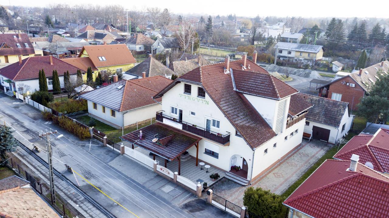 Pingvin Cukraszda Apartman Felso Szint Balatonmariafurdo Luaran gambar